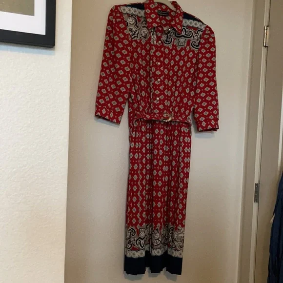 Vintage Pleated Print Dress with elastic stretch waist and matching belt Size 14 - Picture 2 of 8